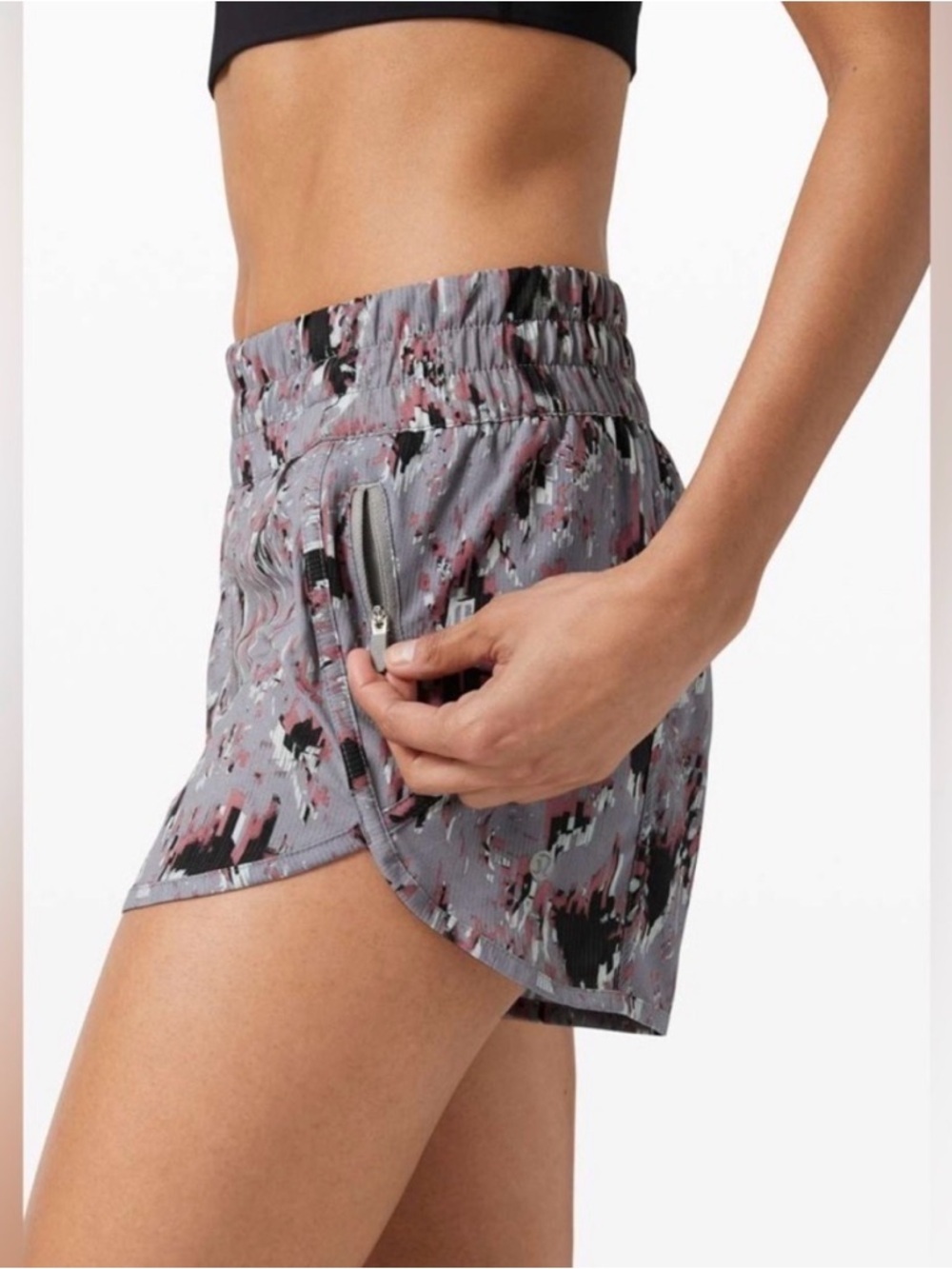 Lululemon x Peloton Tracker V-4 Shorts In The Floral Flux Multiway/ Raceway SZ 4 - Picture 2 of 10